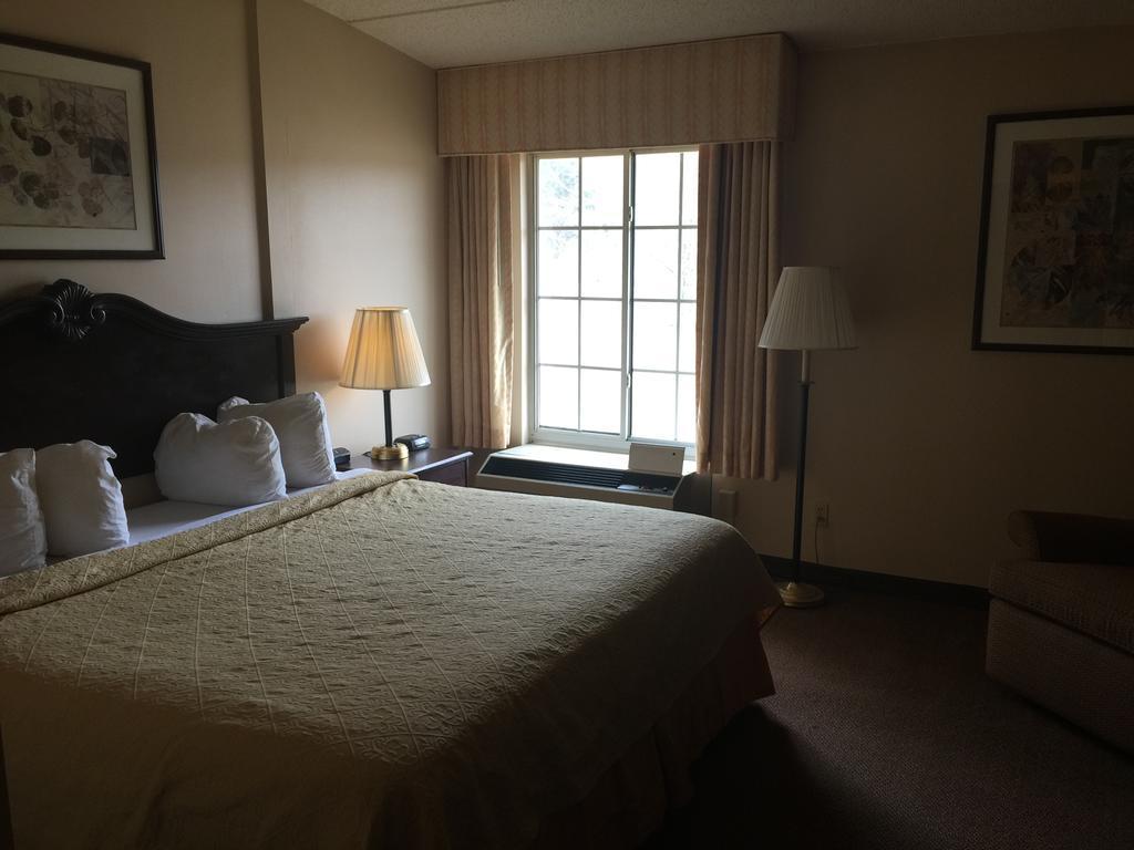 Quality Inn & Suites Danville Esterno foto